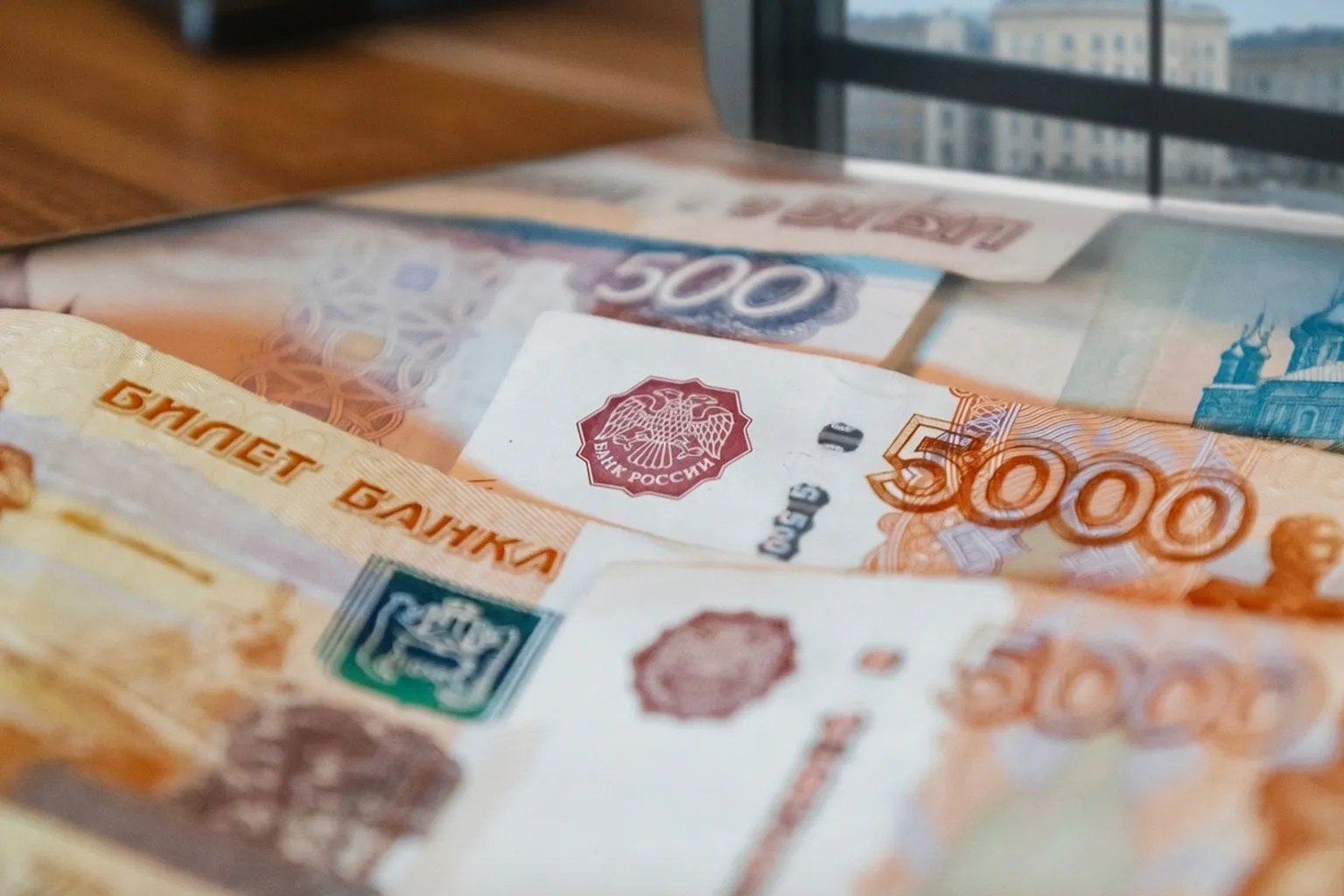 Почему растут ставки по вкладам на фоне рекордного спроса россиян на наличные деньги